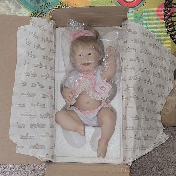 Ashton Drake Galleries "Cute As A Button" Porcelain Doll Titus Tomescu 1993 Vtg - Picture 2 of 16